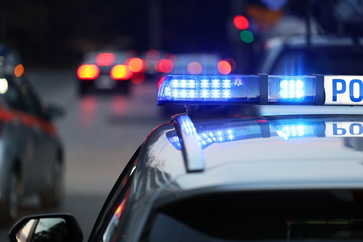 Ley, indocumentados, policía