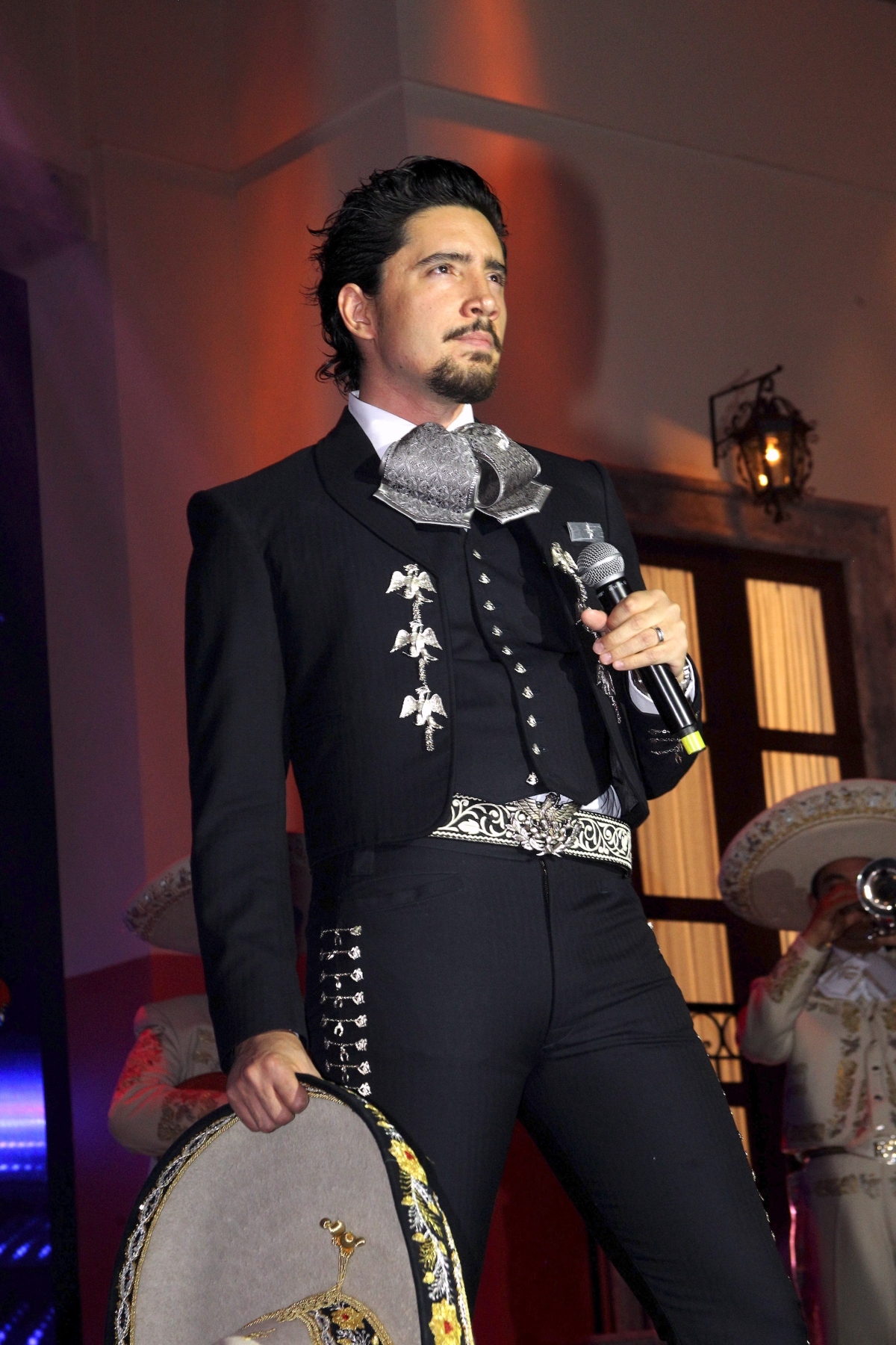 Alex Fernández Jr, música, espectáculos