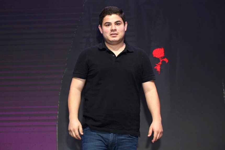 Alfredo Olivas, famosos, música
