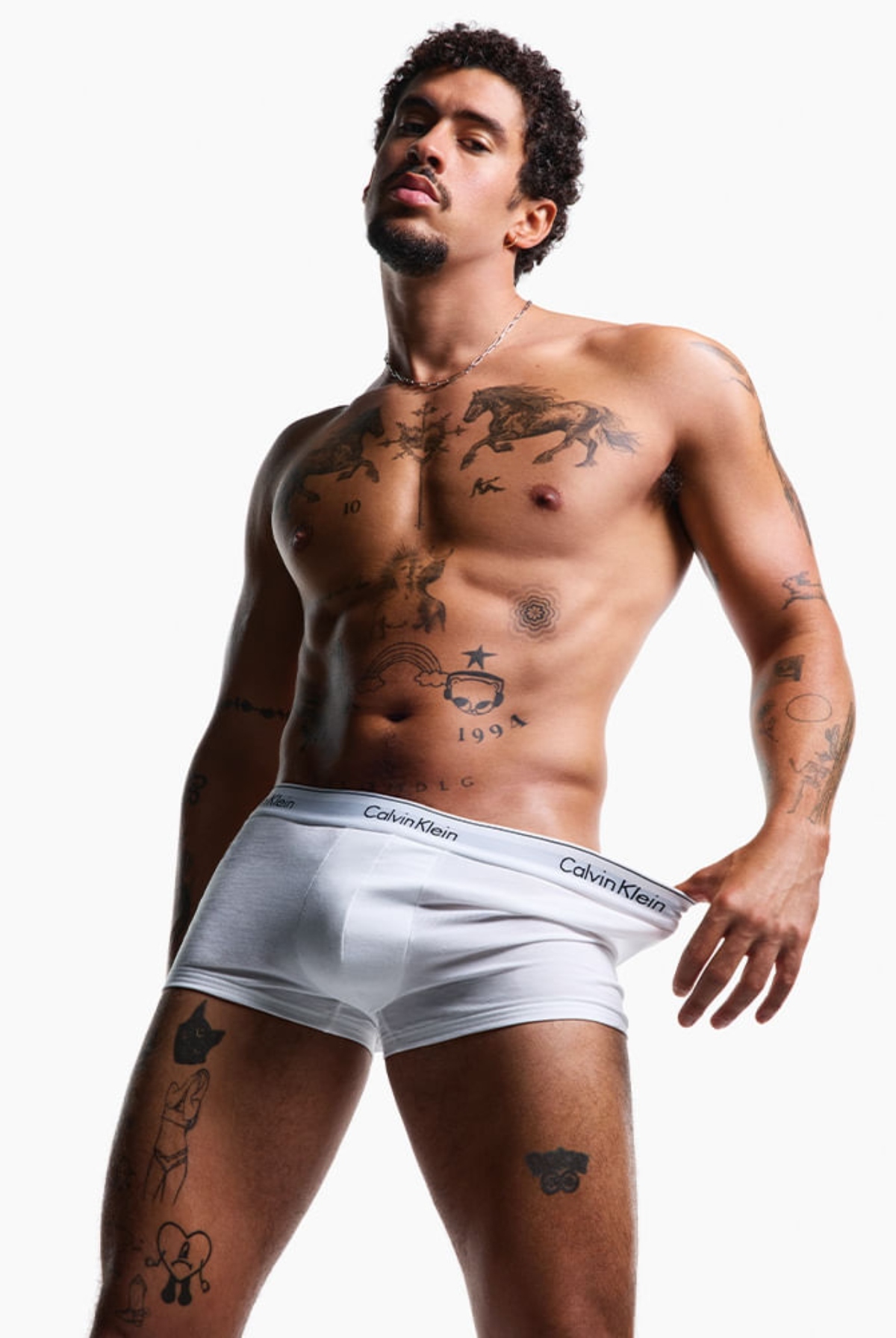 ropa interior, famosos, música