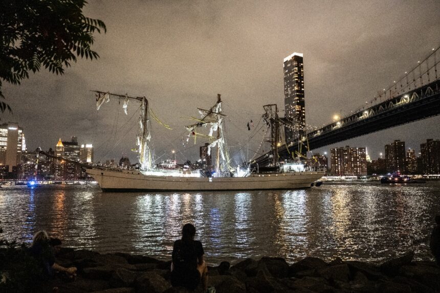buque mexicano puente Brooklyn, buque Cuauhtémoc, puente Brooklyn, New York, QuéOnnda