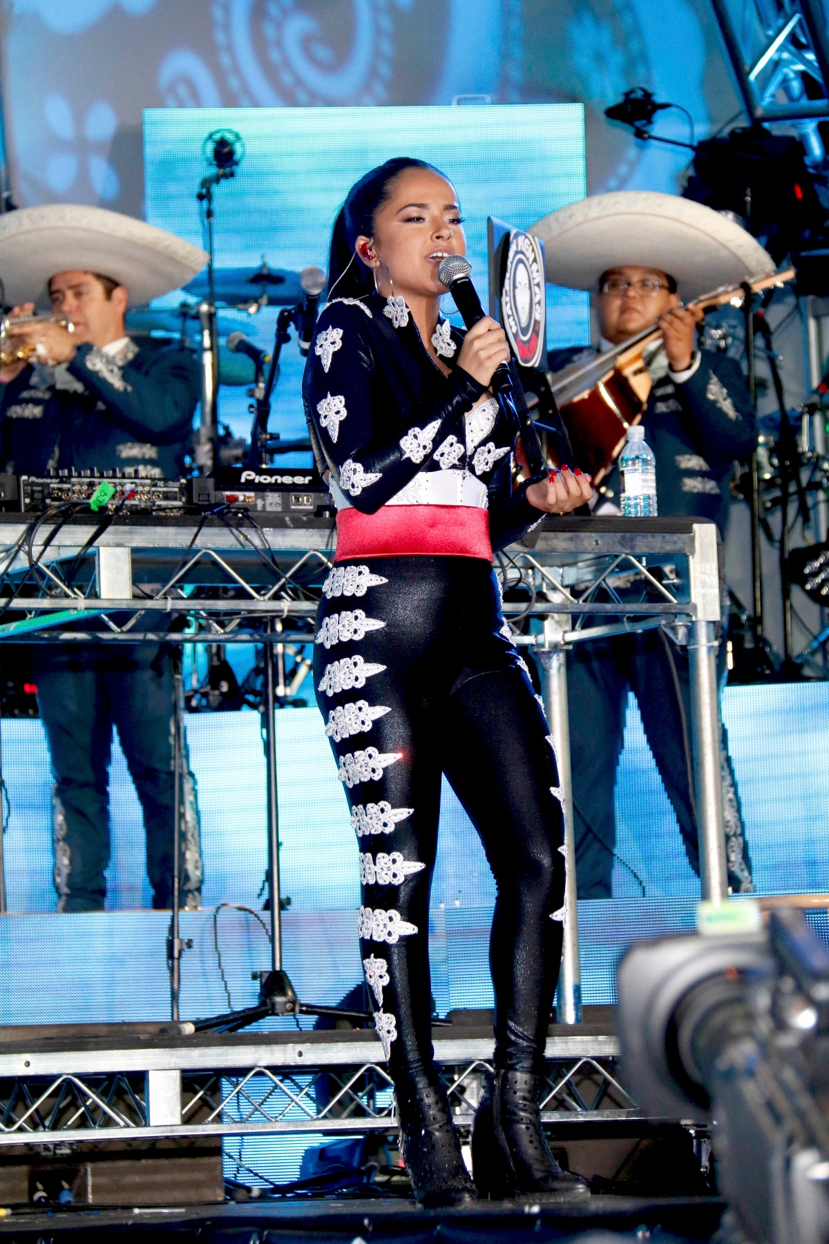 mariachi, urban pop, music, regional mexican, QuéOnnda