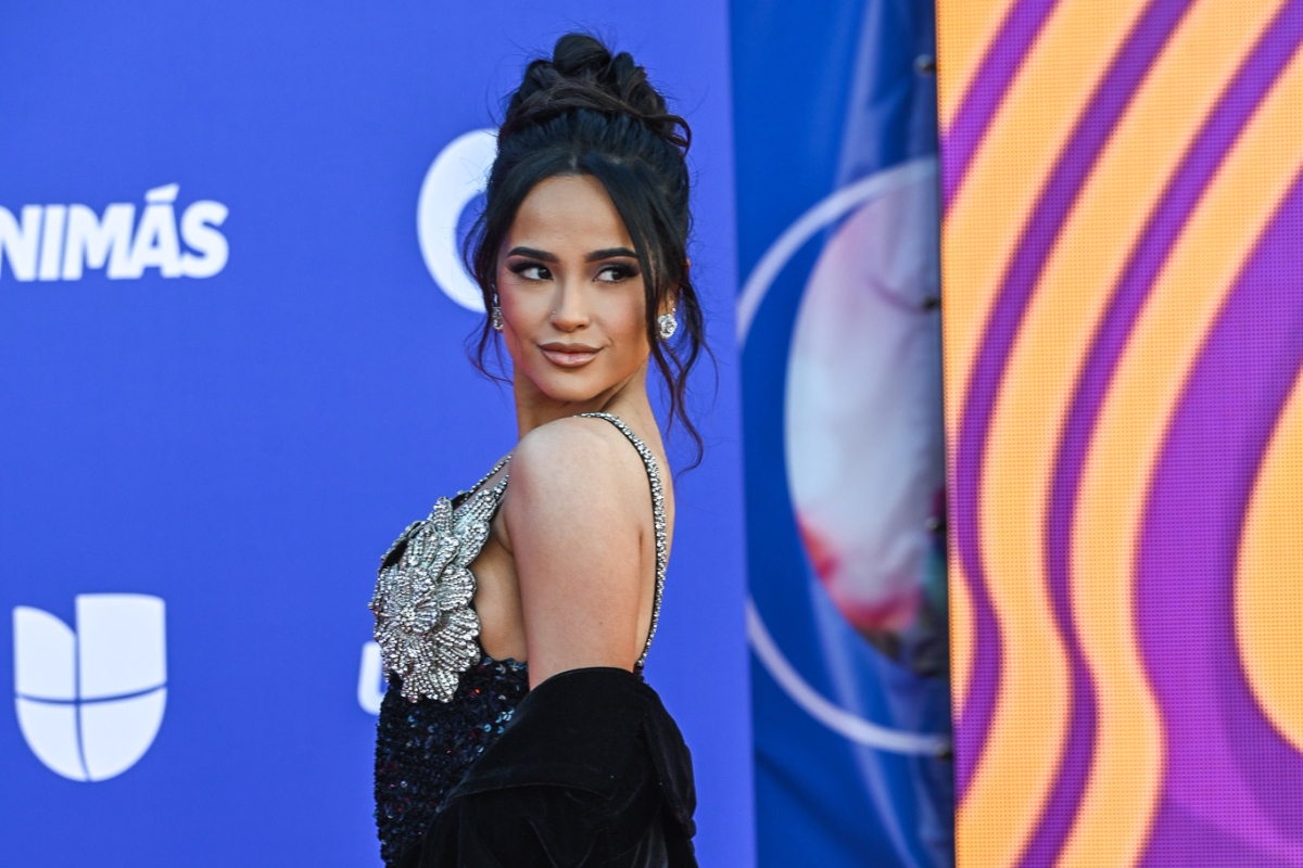 Becky G, Unimás, red carpet, Music, QuéOnnda