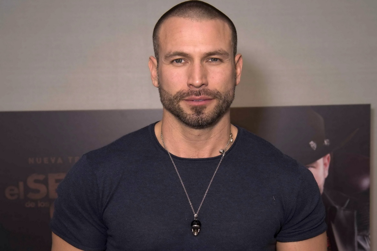Rafael Amaya, celebrities, entertainment, telephones