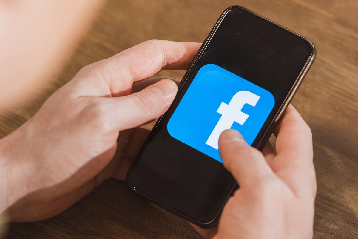 facebook, redes sociales, celular