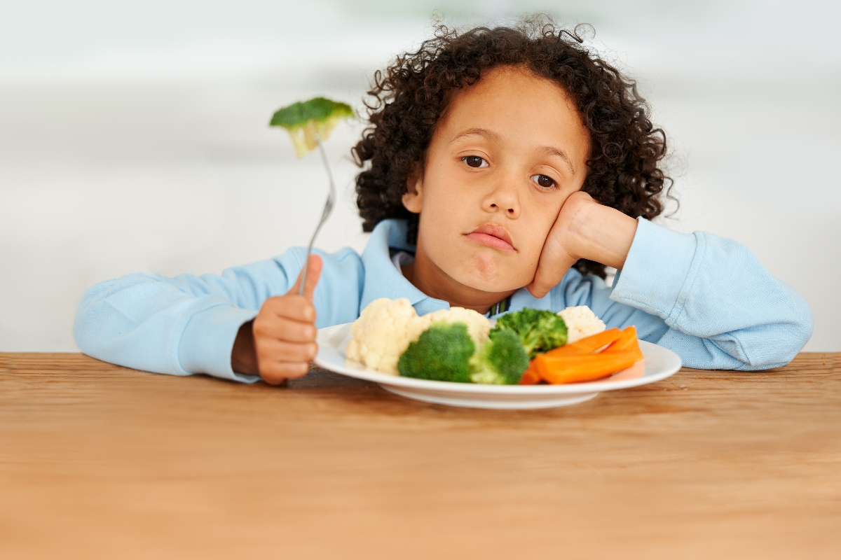 children and vegetables, child eating vegetables, child eating vegetables, Hispanic child, Health, QuéOnnda