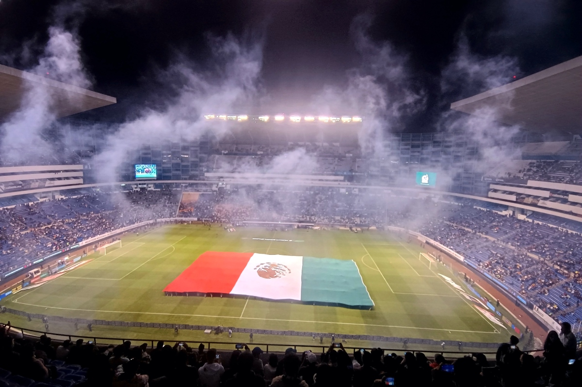 estadio, México, bandera de México, inauguración, QuéOnnda