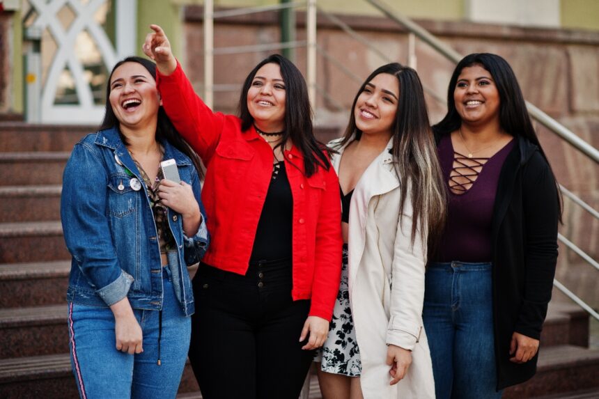 becas, becas estudiantes latinos Boston, latinos Boston, becas Boston, QuéOnnda