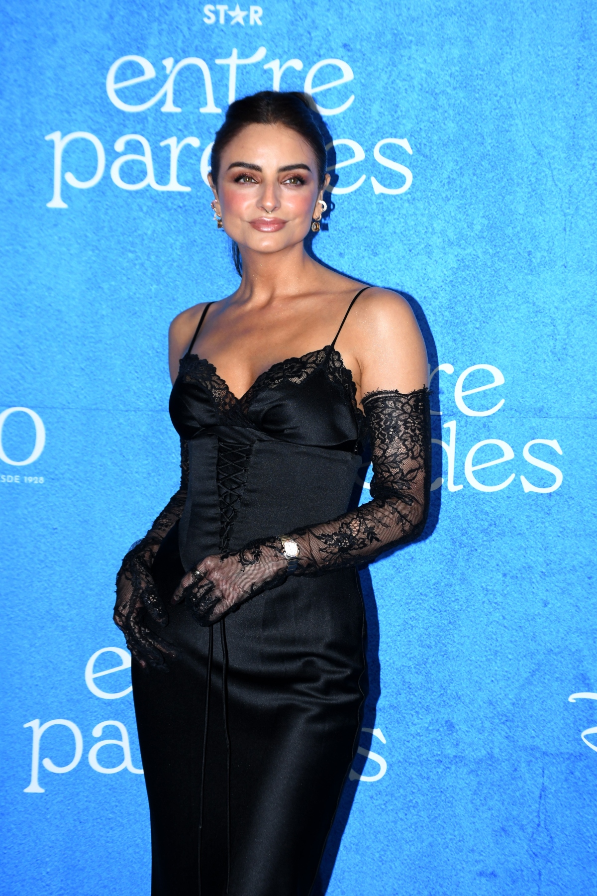 Aislinn Derbez, celebridades, entretenimiento