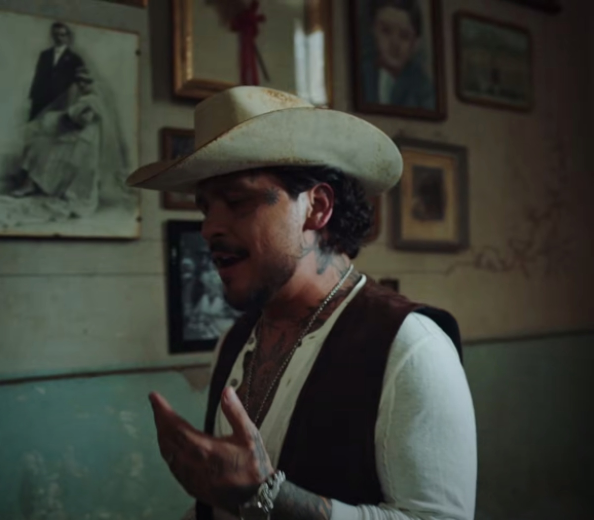 Christian Nodal, music video