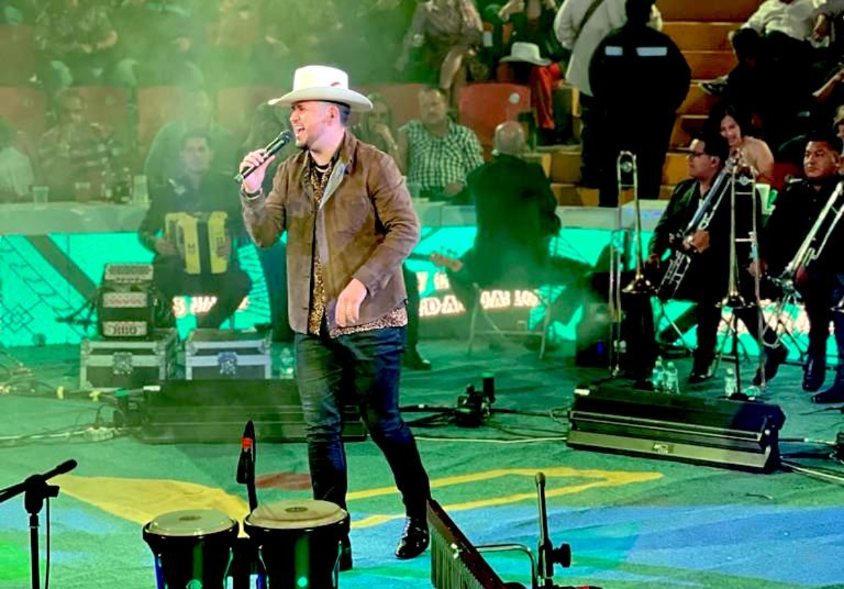 Edén Muñoz, celebrities, music