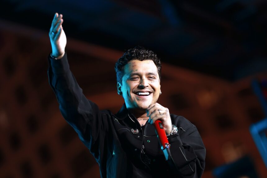 Christian Nodal, Cotorrisa, famosos
