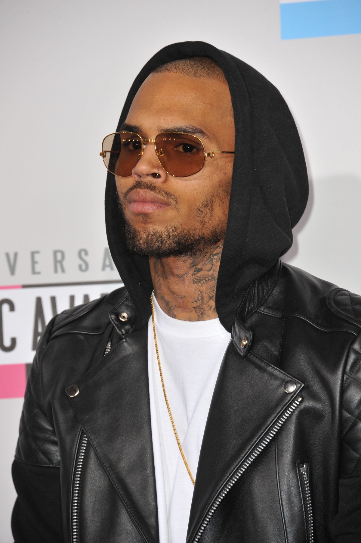 Chris Brown, Rihanna, detenido