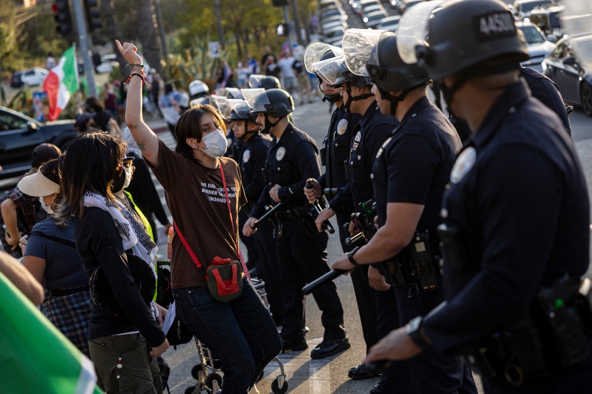 ICE, redadas, policías