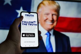 Trump Mobile, Estados Unidos, teléfono