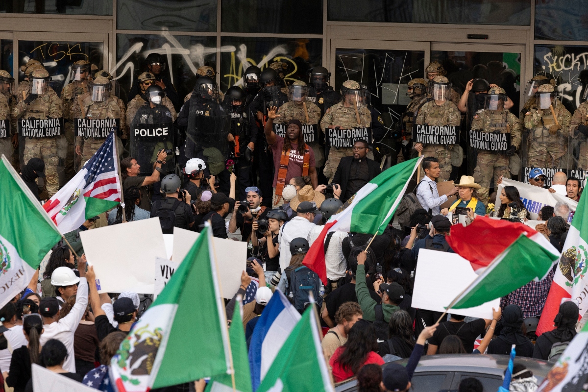 military deployment immigration raids, Trump, military deployment, immigration raids, QuéOnnda