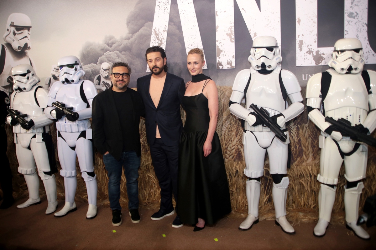 Diego Luna, celebrities, entertainment