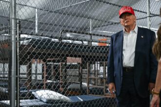 Trump megacentros detención inmigrantes, Trump, centros de detención de inmigrantes, Alligator Alcatraz, QuéOnnda