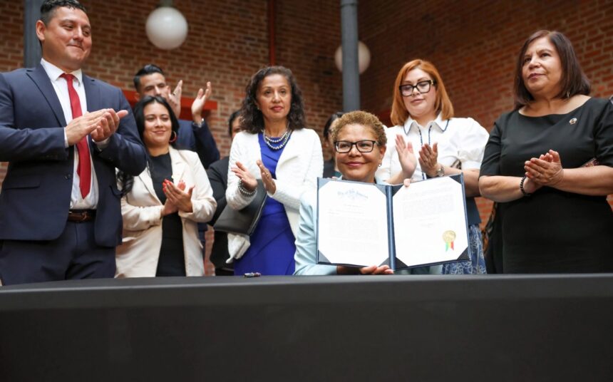 prohiben arrestos piel California, arrestos ICE, arrestos California, ICE, QuéOnnda