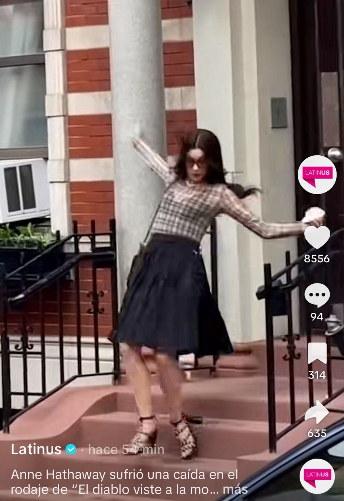 Anne Hathaway, caída