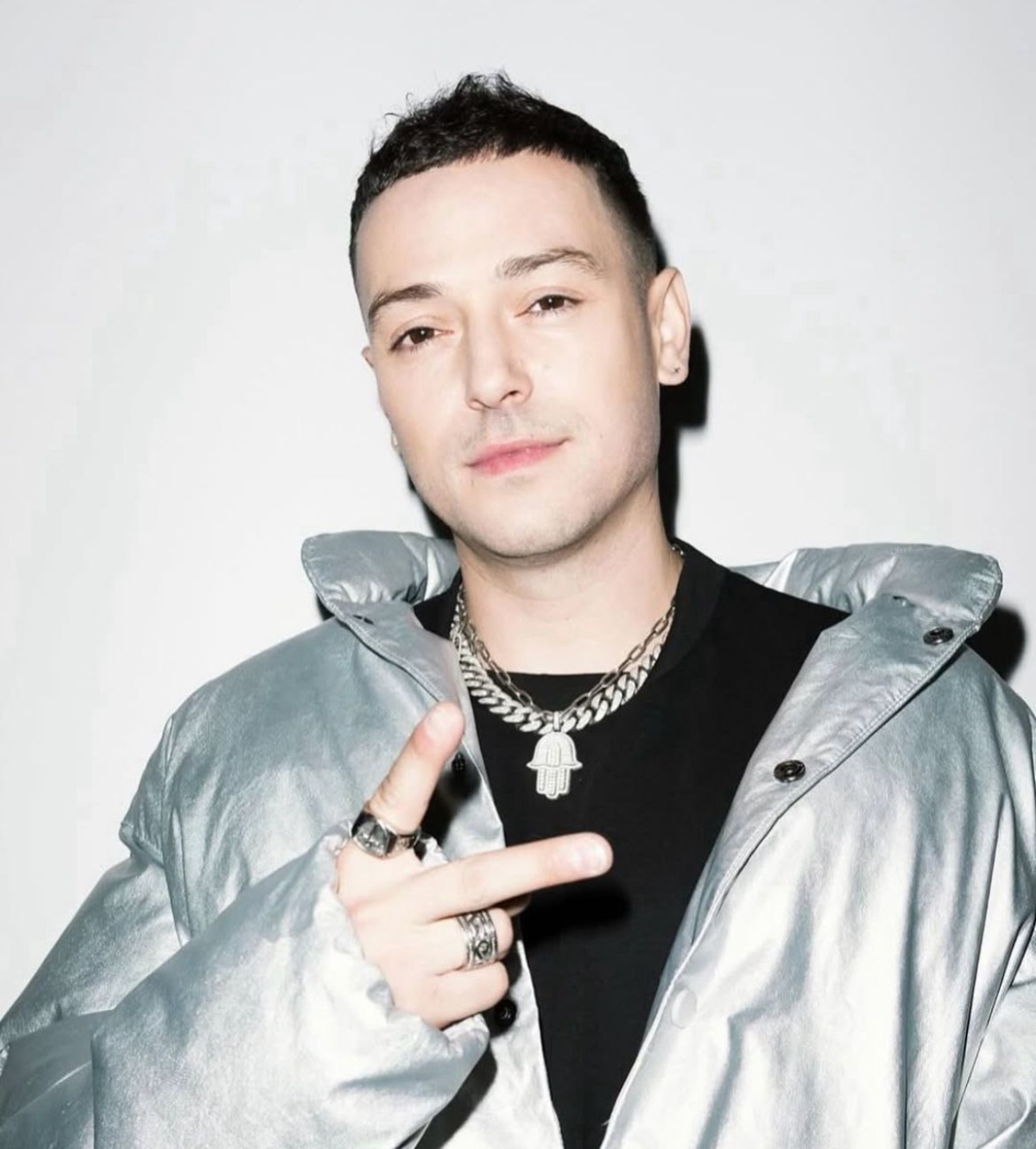 Pee Wee, cantante