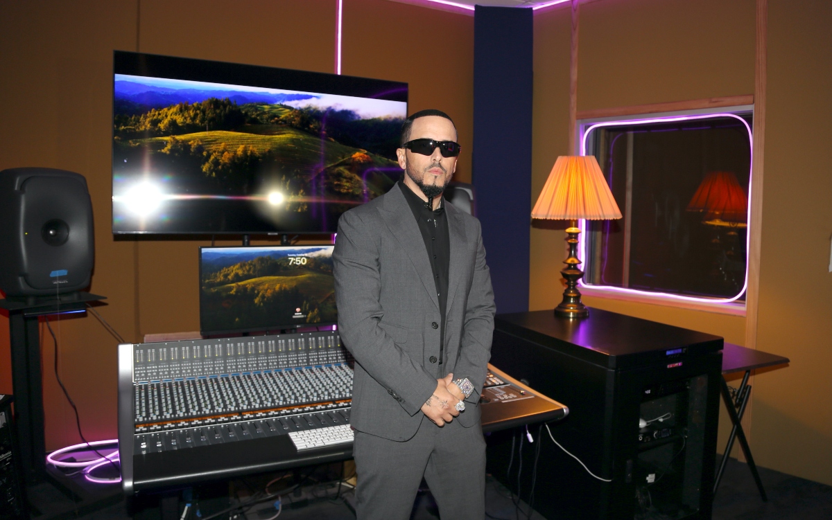 Yandel, music