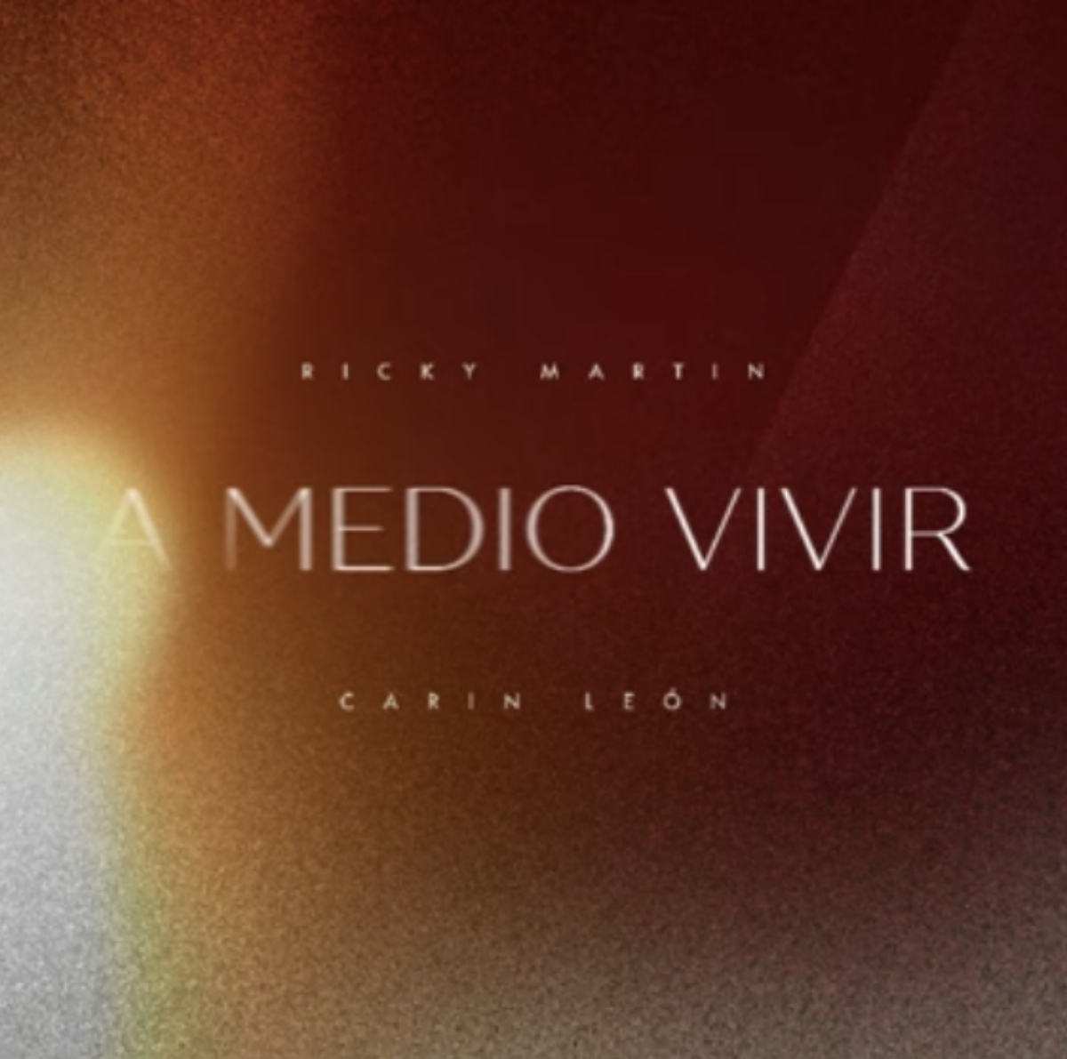 Ricky Martin, Carín León