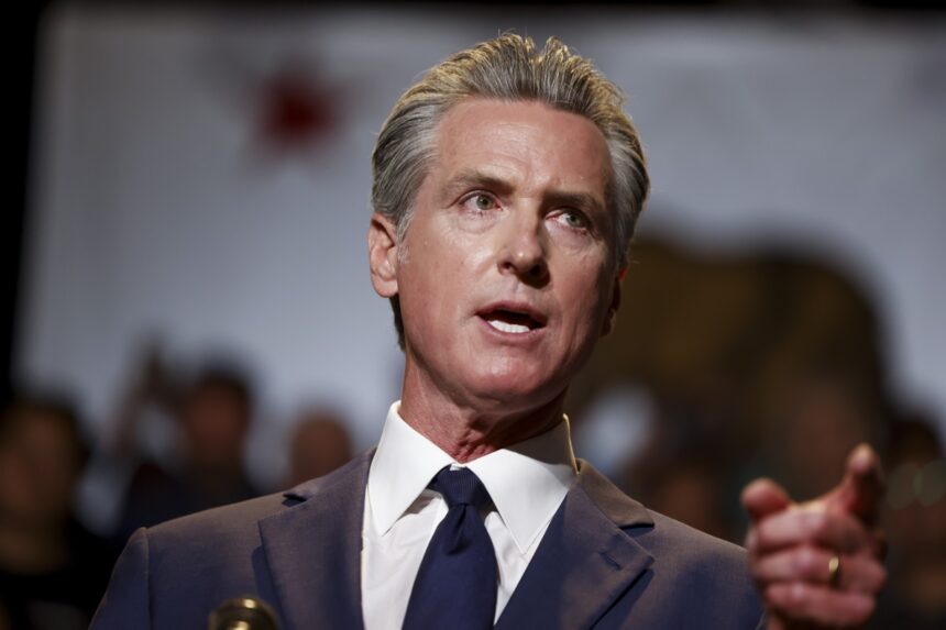 ley contra policía secreta, California, Gavin Newsom, nueva ley en California, QuéOnnda