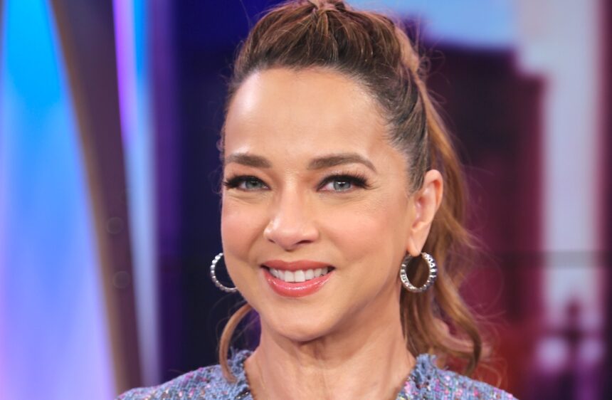 Adamari López, celebrities, entertainment