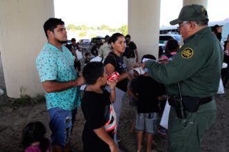 undocumented population in the U.S., undocumented, immigrants, QuéOnnda