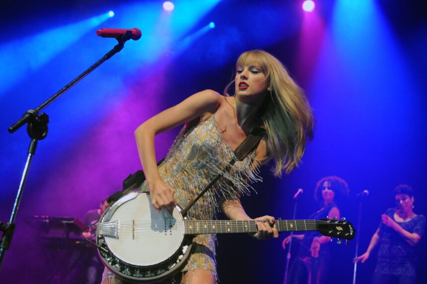 Taylor Swift, Compositores