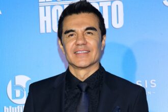 Adrián Uribe, televisión