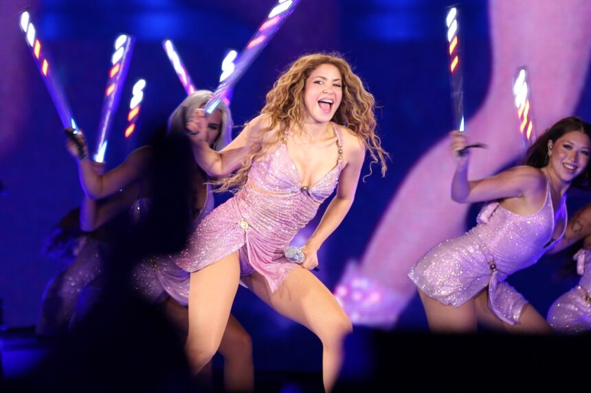 Shakira, celebrities, music