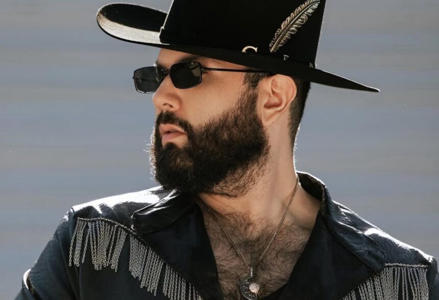 Carín León, Waldo's