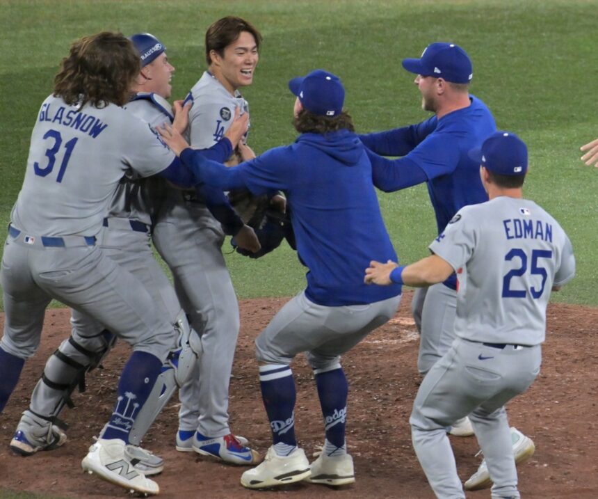 Yoshinobu Yamamoto, MVP de la Serie Mundial, MVP, Serie Mundial, Beisbol, QuéOnnda