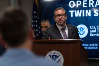 pausa asilo, Joseph B. Edlow, USCIS, director de USCIS, asilo, QuéOnnda