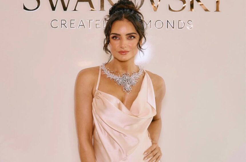 Aislinn Derbez, famosos