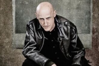 Jorge Martínez, Ilegales, música