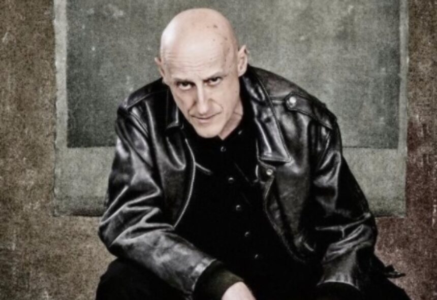 Jorge Martínez, Ilegales, música