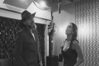 Reyli Barba, Majo Aguilar