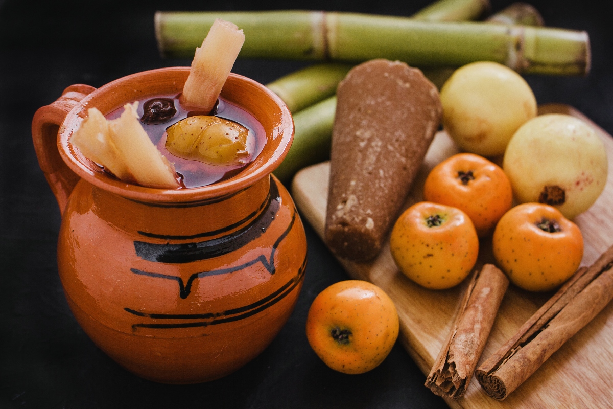 punch, piloncillo, tejocote, guava, sugar cane, QuéOnnda