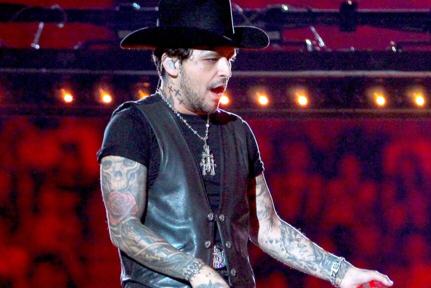 Christian Nodal, ex-girlfriend