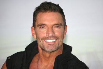 Julián Gil, Matías