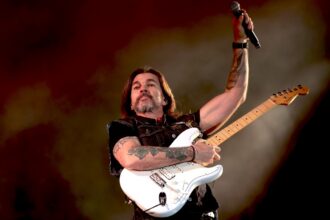 Juanes gira, música