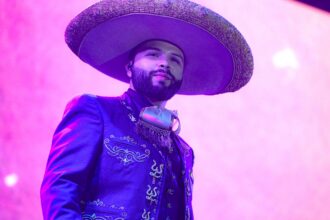 Leonardo Aguilar, música