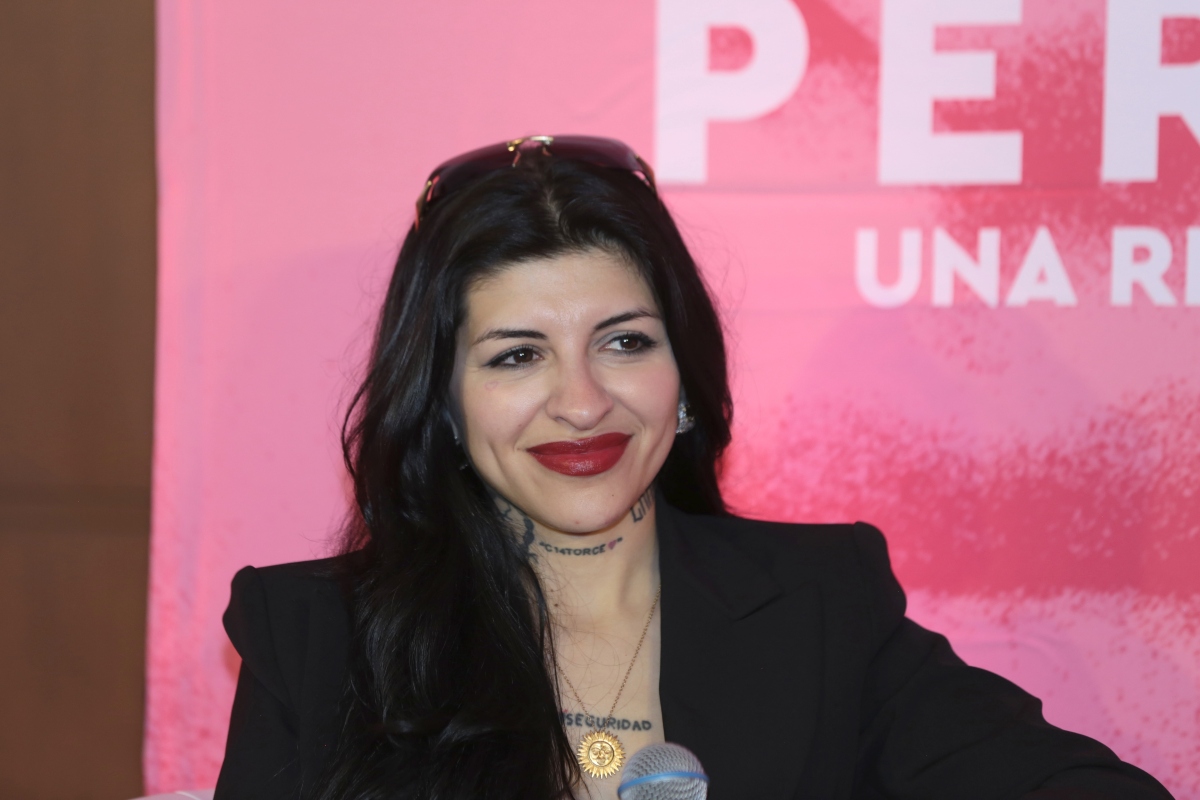 Rauw Alejandro message song Cazzu