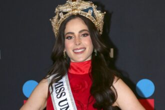 Fátima Bosch se desvanece, famosos