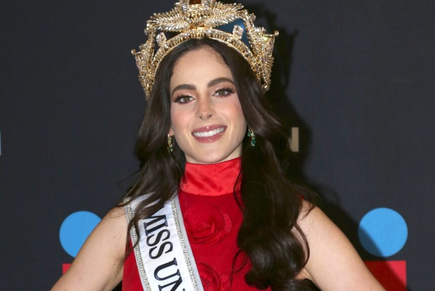 Fátima Bosch se desvanece, famosos