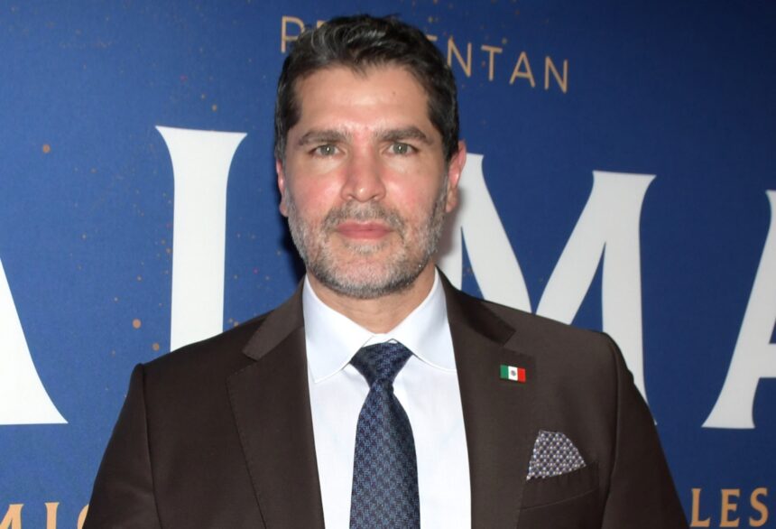 Eduardo Verástegui, música, Bad Bunny