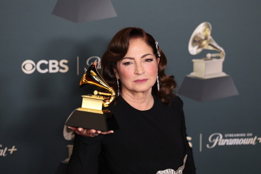 Gloria Estefan Grammy 2026, Gloria Estefan, Grammy 2026, Raíces, QuéOnnda